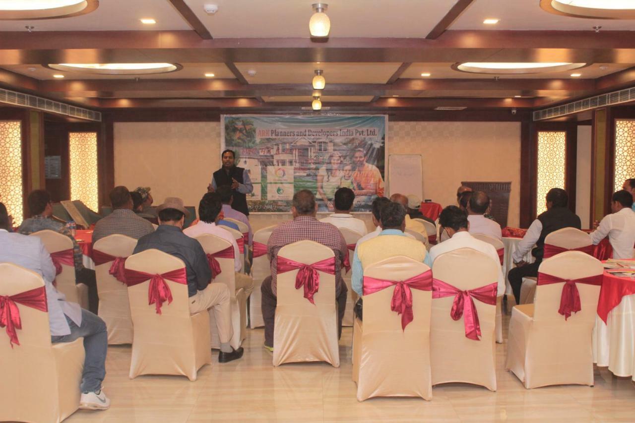 Konark Grand Hotel Mirzāpur Exteriör bild